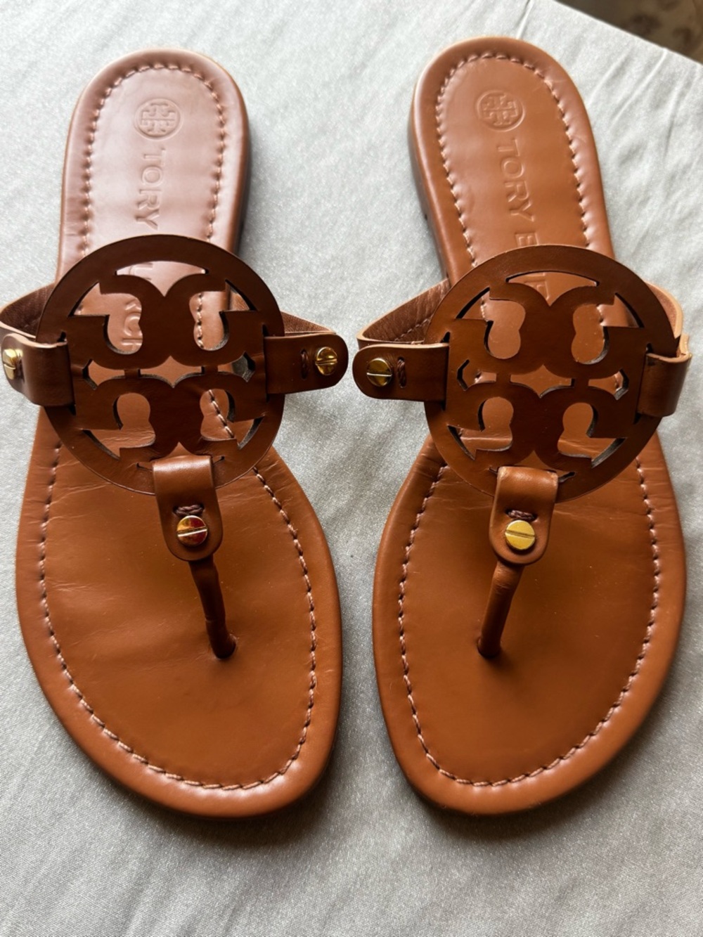 Tory Burch Miller Sandals Brown Leather Logo Thong Flats Size 7